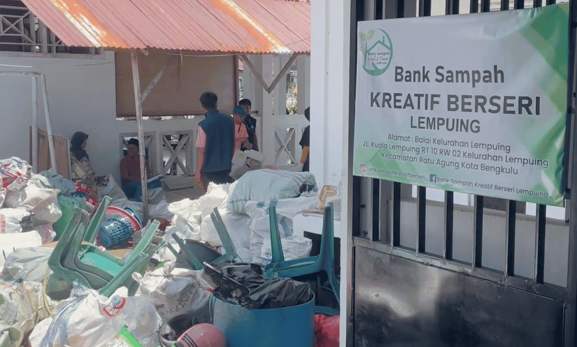 Bank Sampah Kreatif Berseri Lempuing: Pemanfaatan Sampah sebagai Potensi Ekonomi